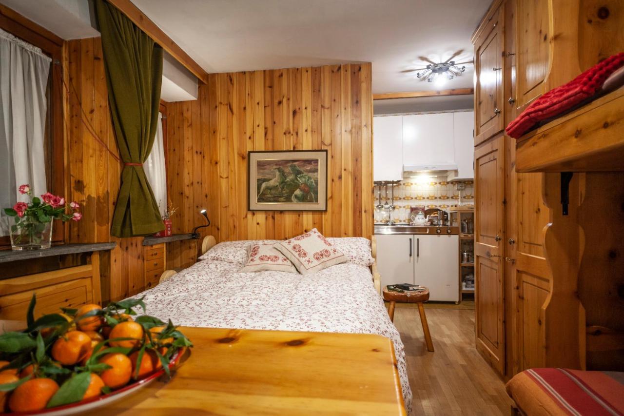 Casa-Chalet, In Centro A Courmayeur! エクステリア 写真